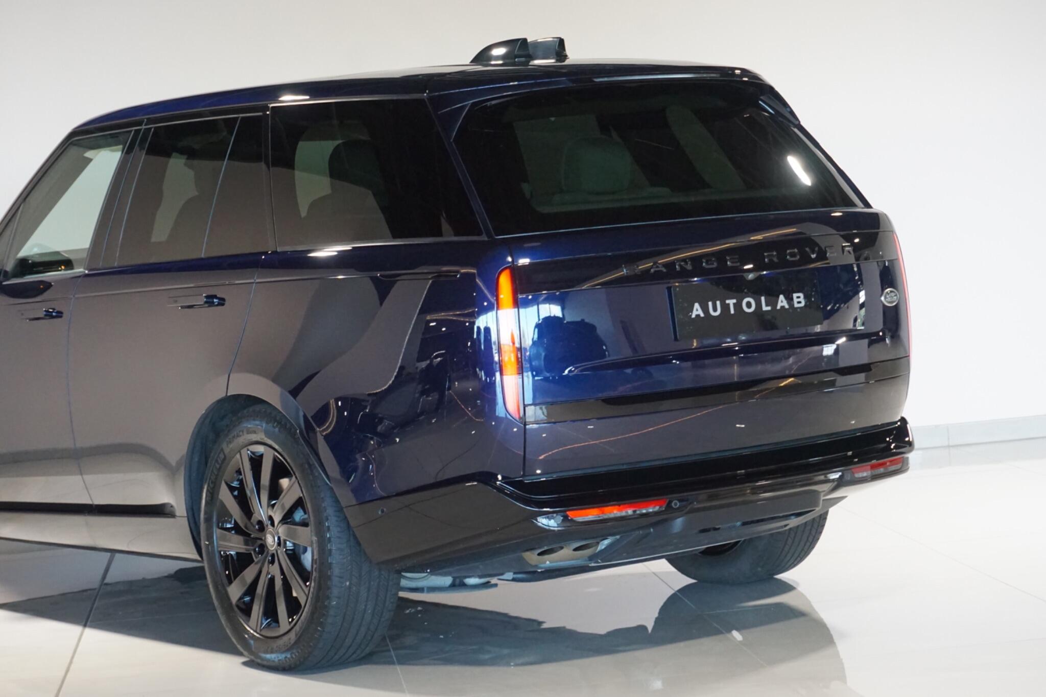 Land Rover Range Rover 3.0 D300 MHEV SE SUV 5dr Diesel Auto 4WD Euro 6 (s/s) (300 ps)